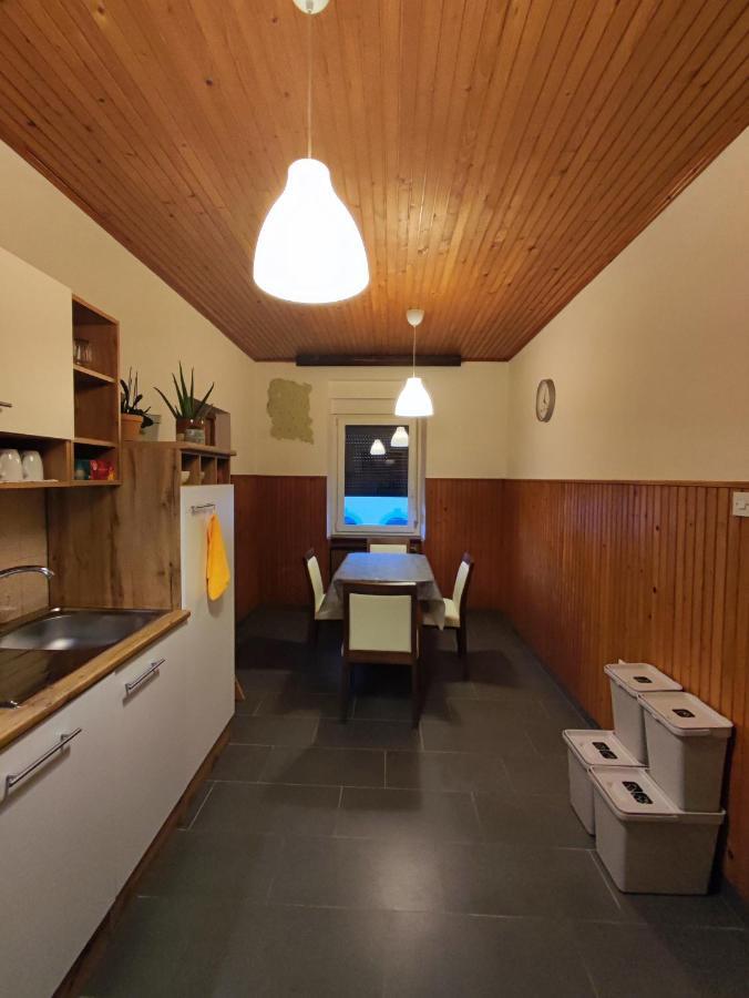 Family Hostel Pivka Eksteriør billede