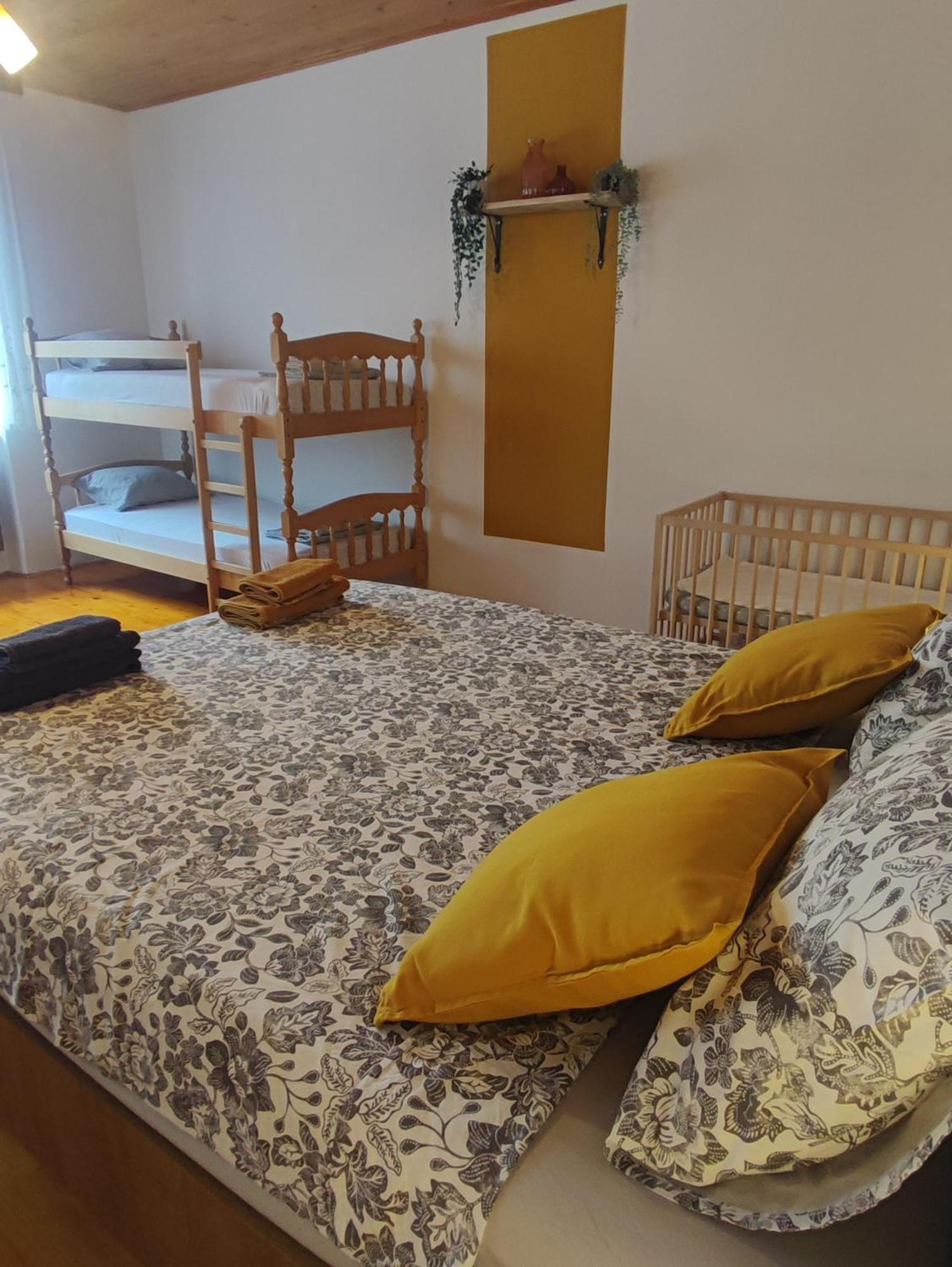 Family Hostel Pivka Eksteriør billede