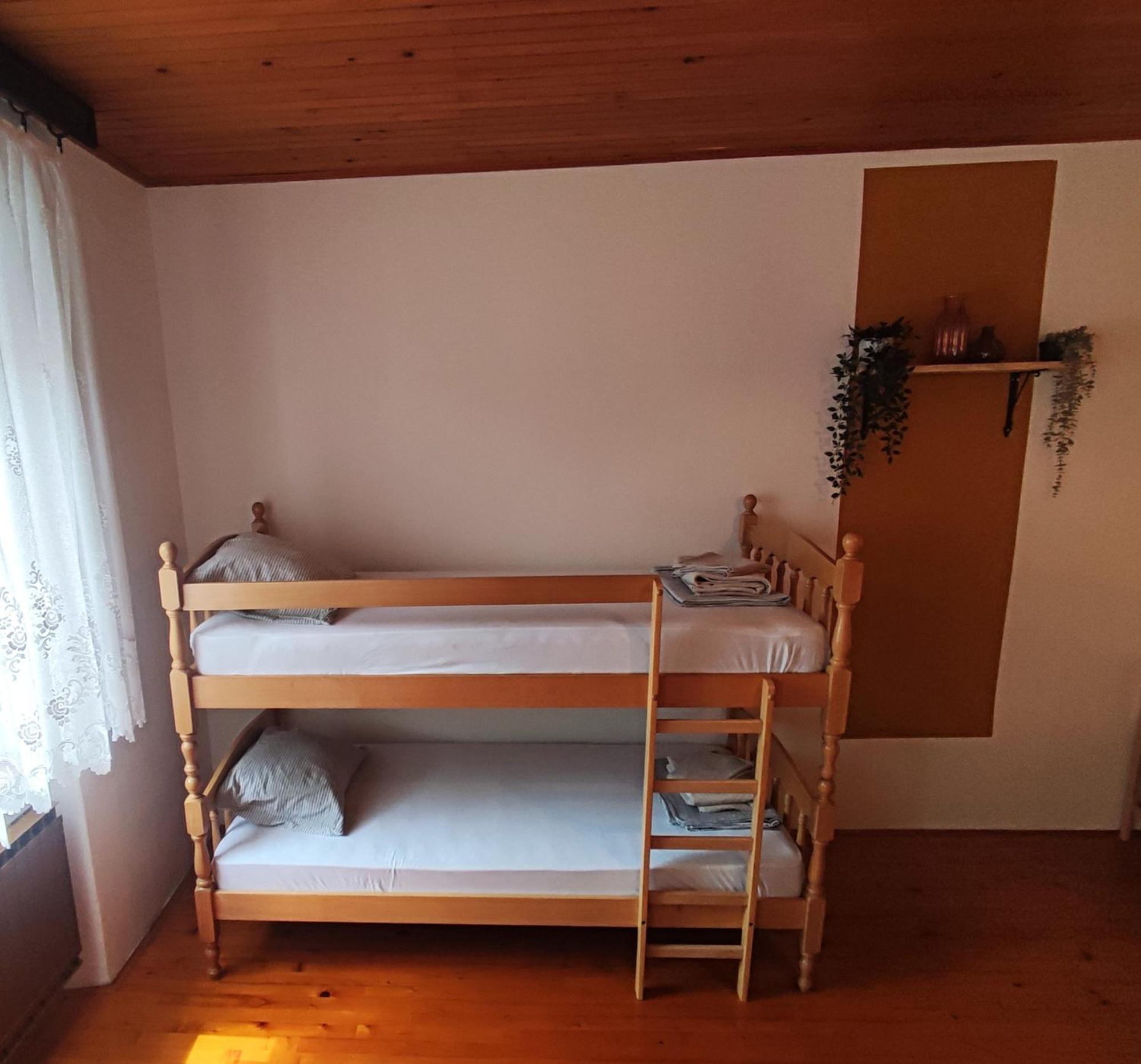Family Hostel Pivka Eksteriør billede